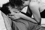 Black_and_White_love_romance_kiss1[1]